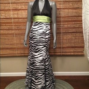 Betsey & Adam Gown Size 8